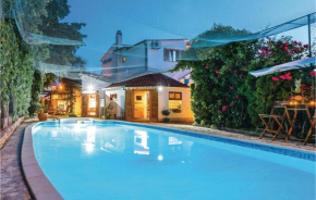 Lovely Home In Rogoznica With Jacuzzi